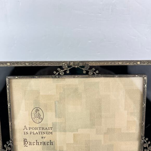 Vintage Bachrach 8in x 10in Brass Table Top Picture Frame - Picture 2 of 11